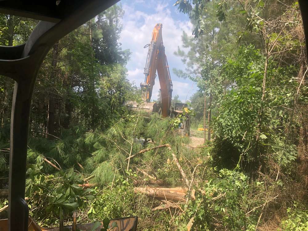 Excavator-Knocking-Brush